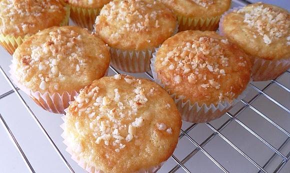 Pineapple Macadamia Nut Muffins