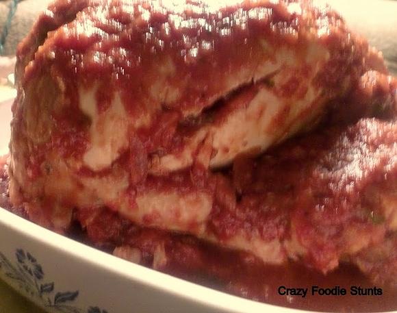 Long-cooked chicken in tomato sauce