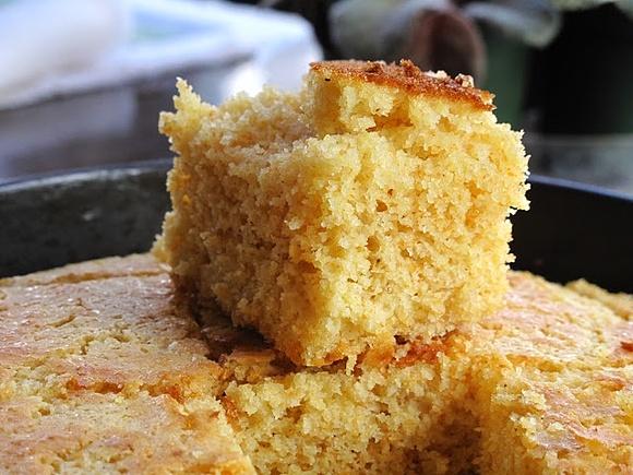 Skillet cornbread