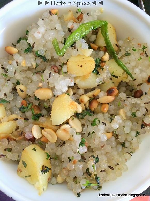 Sabudana khichdi – sago with potatoes and peanuts