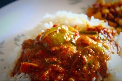 Ennai kathrikai khuzhambu andhra style - stuffed eggplants in spicy gravy