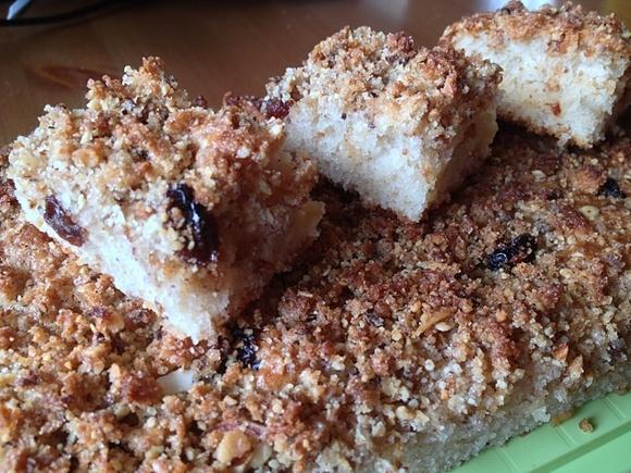 Crumble Topped Cake