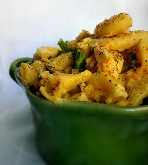 Macaroni and cheese for all and leftovers