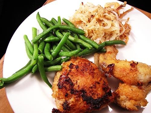 Fried chicken with onion strings