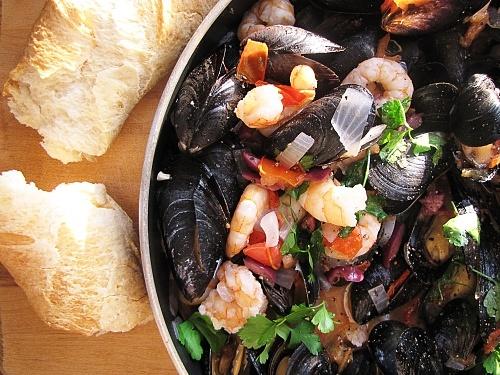 Mussels and Shrimp in Wine Sauce