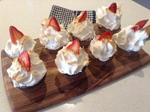 Strawberry cupcakes with honey meringue icing