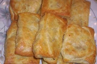 Veg puffs with pastry sheets (potato and peas stuffing)