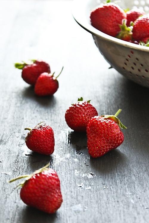 Strawberry Rhubarb Crumb Pie