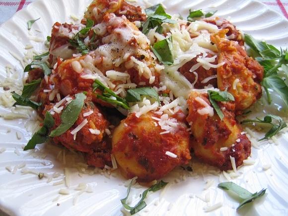 Slow cooker ravioli and meatballs