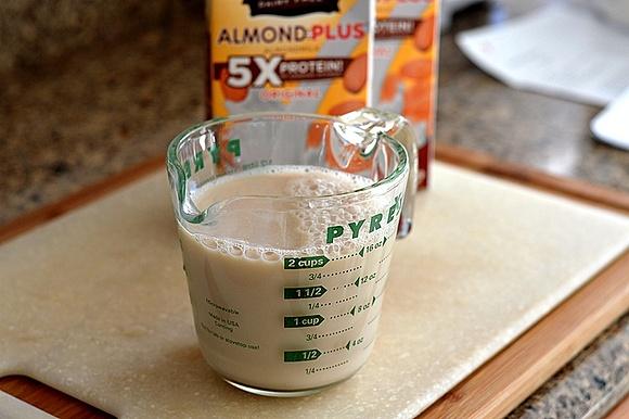 Vegan evaporated and condensed milk for pumpkin pie