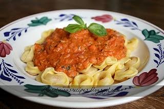 Tomato and parmesan pasta sauce