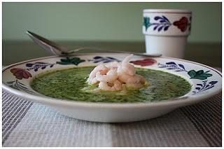 Spinach and coconut soup with shrimp