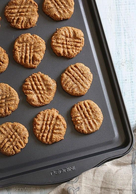 Almond butter cookies with 3 ingredients