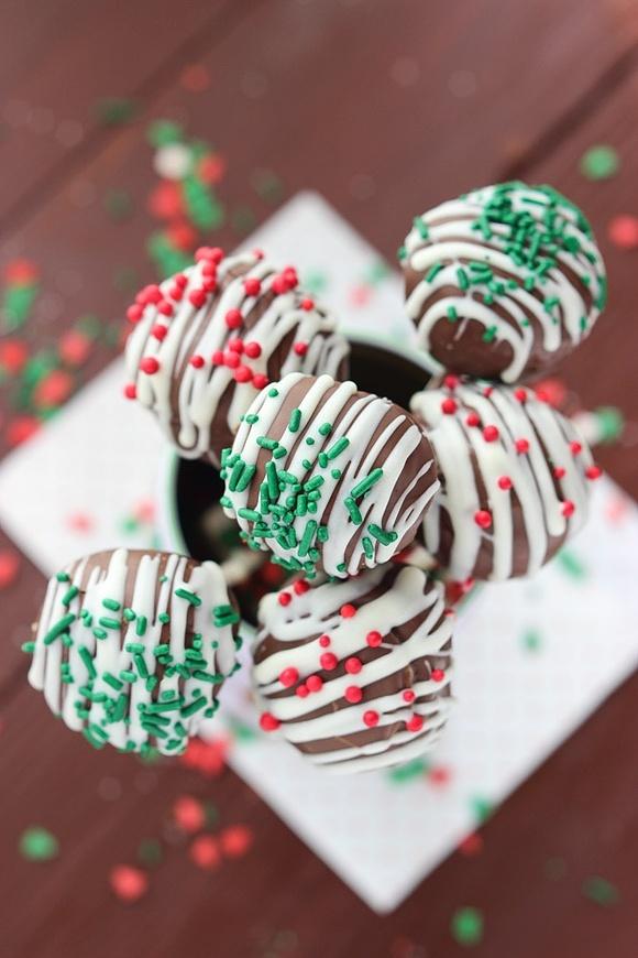 Day 12 of 12 days of cookies: christmas cake pops without cake pop pan