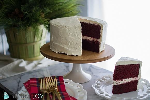Red velvet cake for christmas