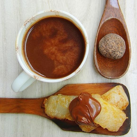 Hot cocoa and fried tikoy with chocolate hazelnut spread