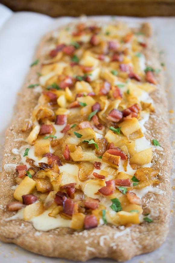Caramelized onion apple and bacon flatbread pizza