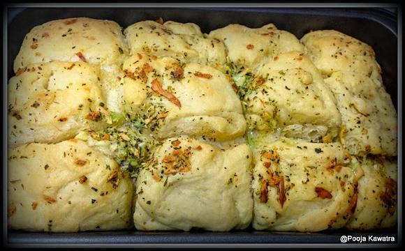 Pull apart garlic bread