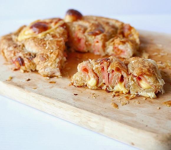 Ham and cheese puff pastry rolls