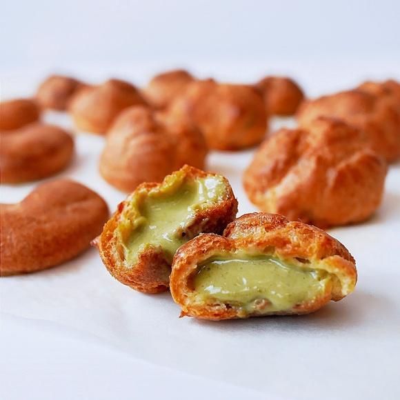 Matcha Green Tea Cream Puffs