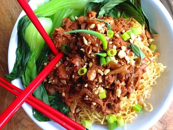 Vegan Jackfruit Spicy Szechuan Dan Dan Noodles