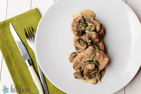Pork tenderloin with creamy mushroom sauce