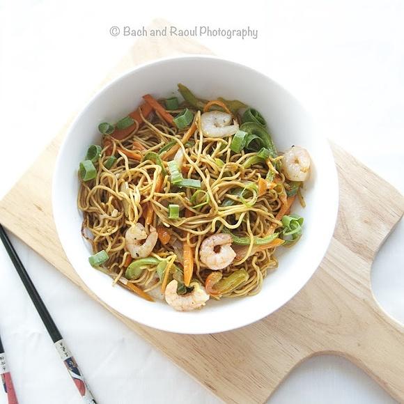 Indo-Chinese shrimp chow mein