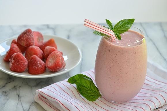Strawberry and Tofu Smoothie