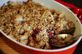 Pear and strawberry crumble
