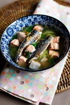 Fish noodle soup with garlic, lime, ginger, and salmon