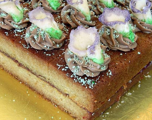 Vegan coconut lemon cake
