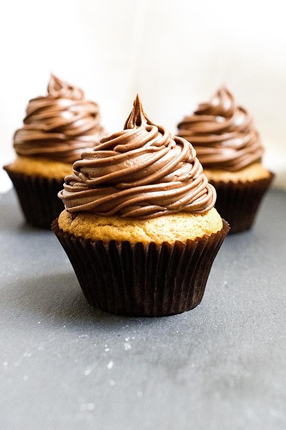Pumpkin cupcakes with chocolate cream cheese frosting and new pumpkin desserts