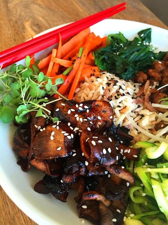 Vegan beef and vegetable bibimbap bowls