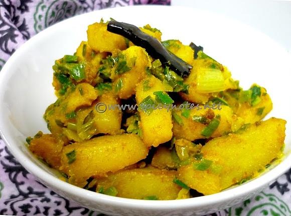 Haray pyaz aur aloo ke subzi: easy spring onion and potato curry