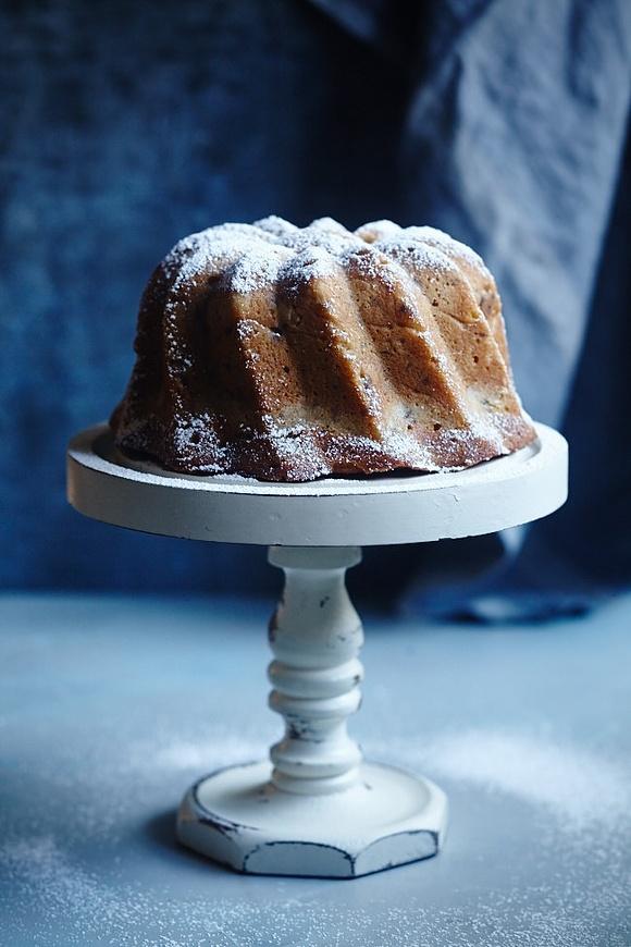 Olive oil and walnut cake for new year 2016