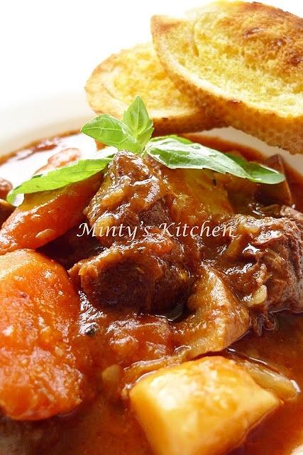 Beef stew (boeuf bourguignon)