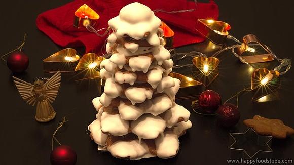 Gingerbread cookie christmas tree