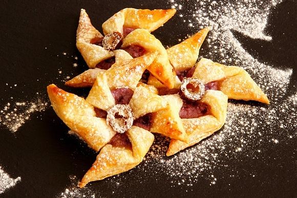 Puff pastry windmills with jam and ricotta filling