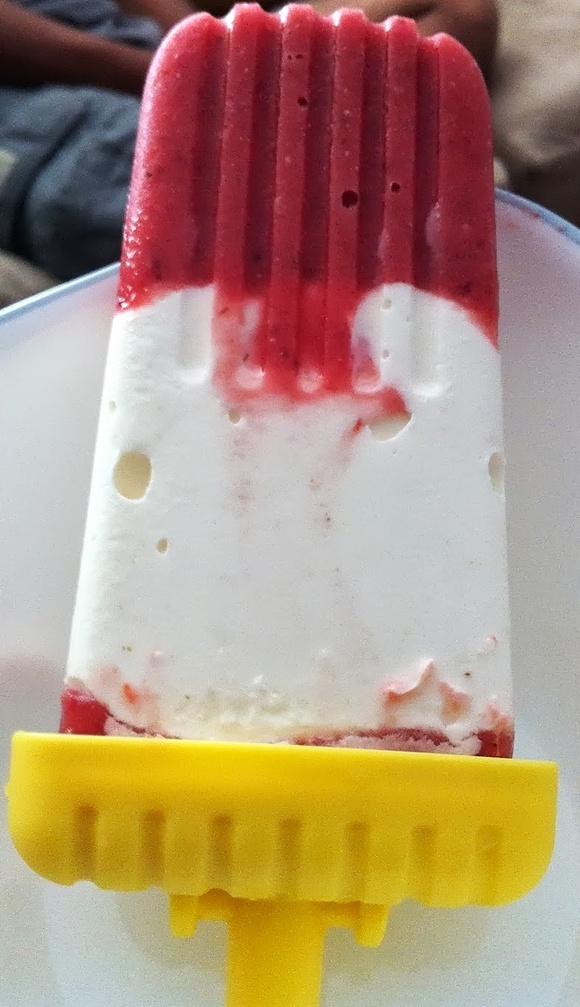Strawberry and yogurt cream popsicle