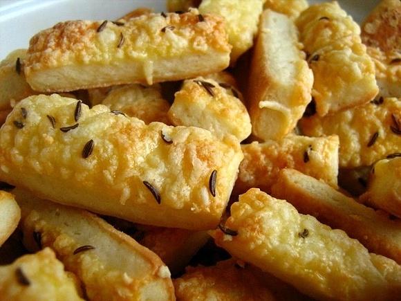Cheese straws