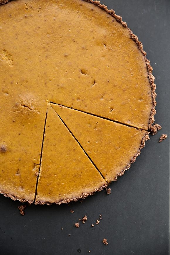 Gluten-free pumpkin tart with mexican chocolate almond crust