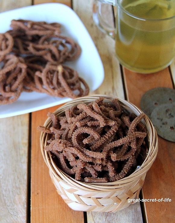 Ragi murukku - finger millet flour snack for festivals