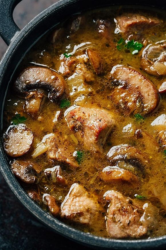 Steak and ale soup with mushrooms