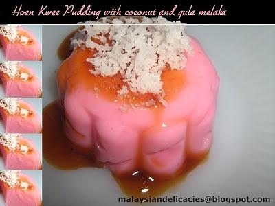 Hoen kwee pudding with coconut and gula melaka