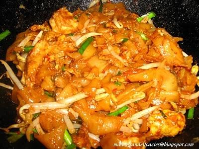 Char koay teow - fried flat rice noodles recipe