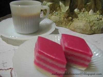 Kuih lapis nyonya kuih