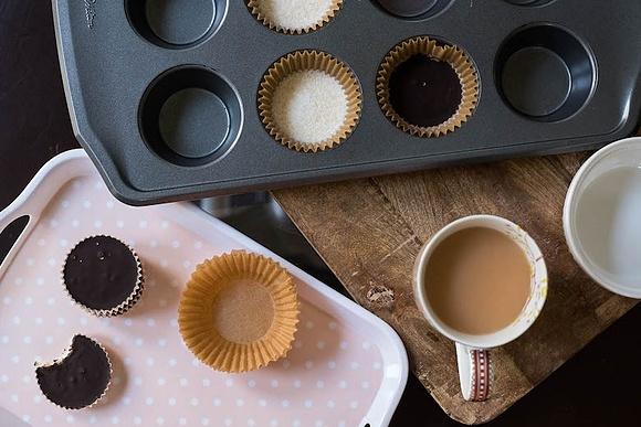 What is the ketogenic diet and chocolate coconut fat bombs