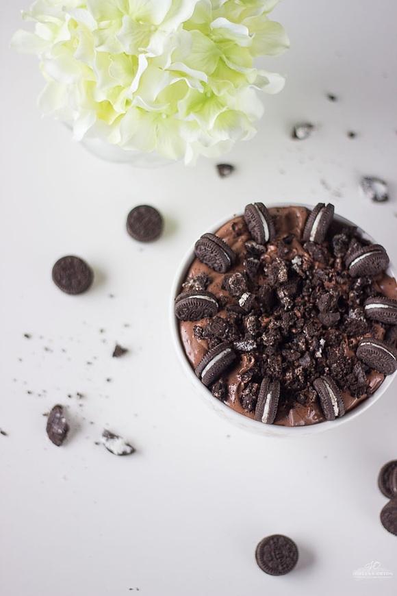 Oreo Chocolate Cheesecake Dip