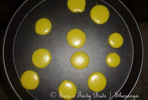 French macaroons with lemon curd