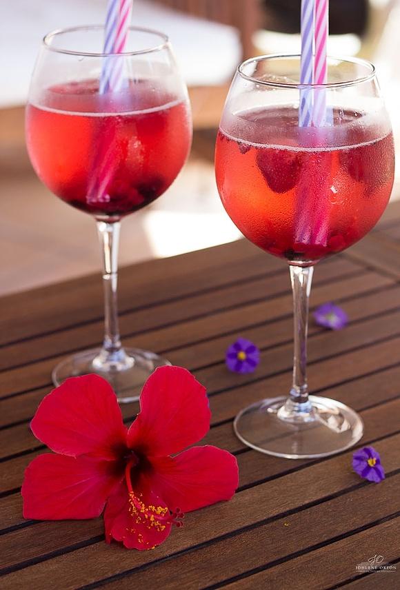 3 Ingredient Berry Sangria Recipe